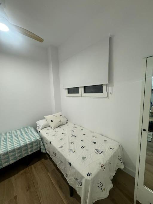 Gran Apartamento A Pie De Calle Valencia Kültér fotó