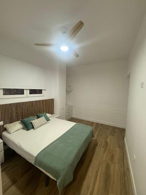 Gran Apartamento A Pie De Calle Valencia Kültér fotó