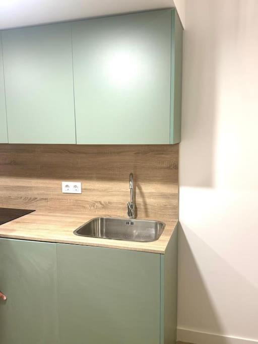 Gran Apartamento A Pie De Calle Valencia Kültér fotó
