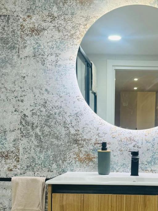 Gran Apartamento A Pie De Calle Valencia Kültér fotó