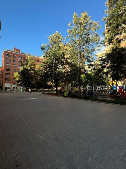 Gran Apartamento A Pie De Calle Valencia Kültér fotó