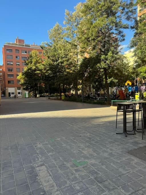 Gran Apartamento A Pie De Calle Valencia Kültér fotó
